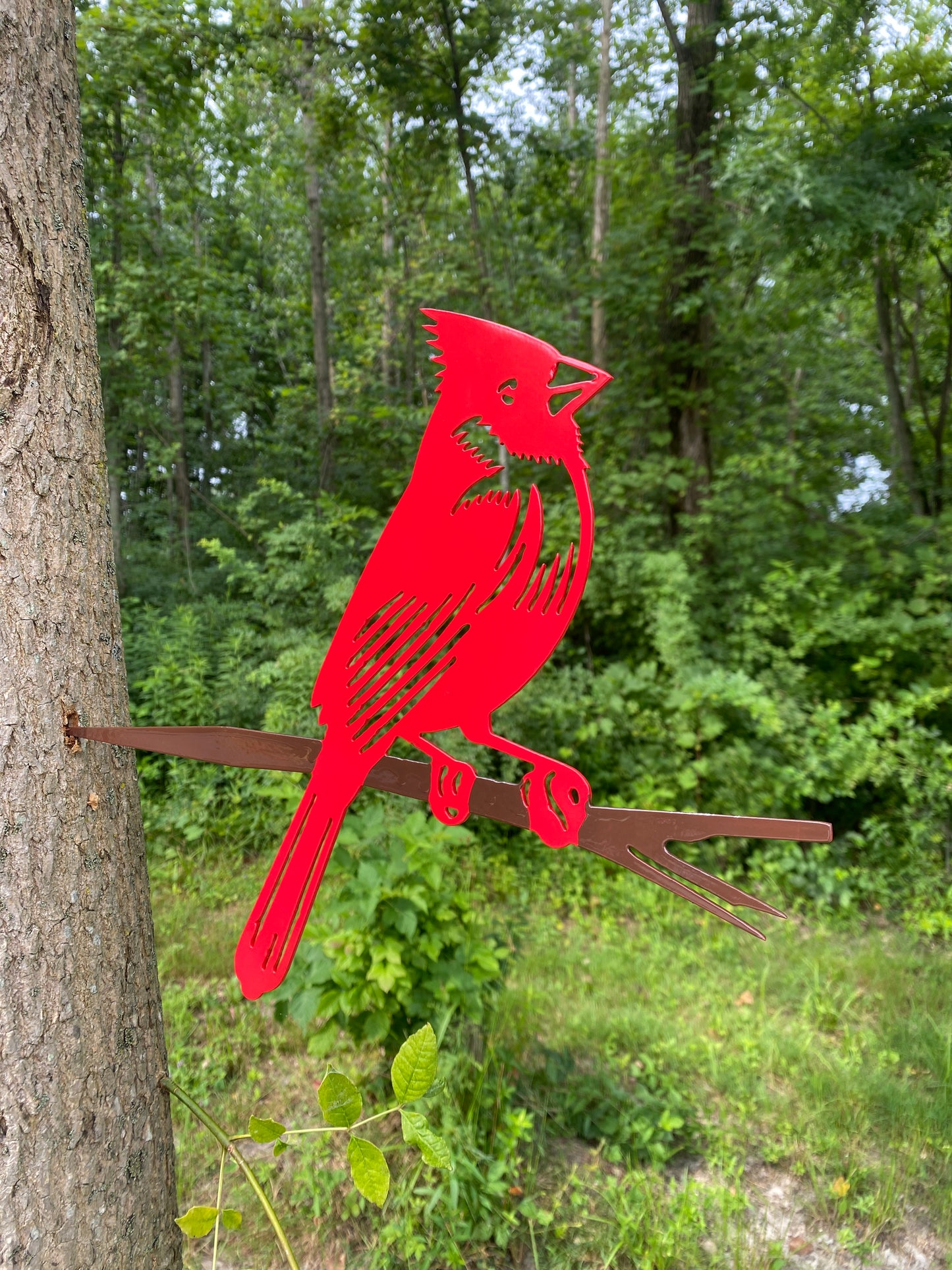 Metal Cardinal Tree Stake -Red Powder-Coated Steel Bird Decoration for Yard and Garden