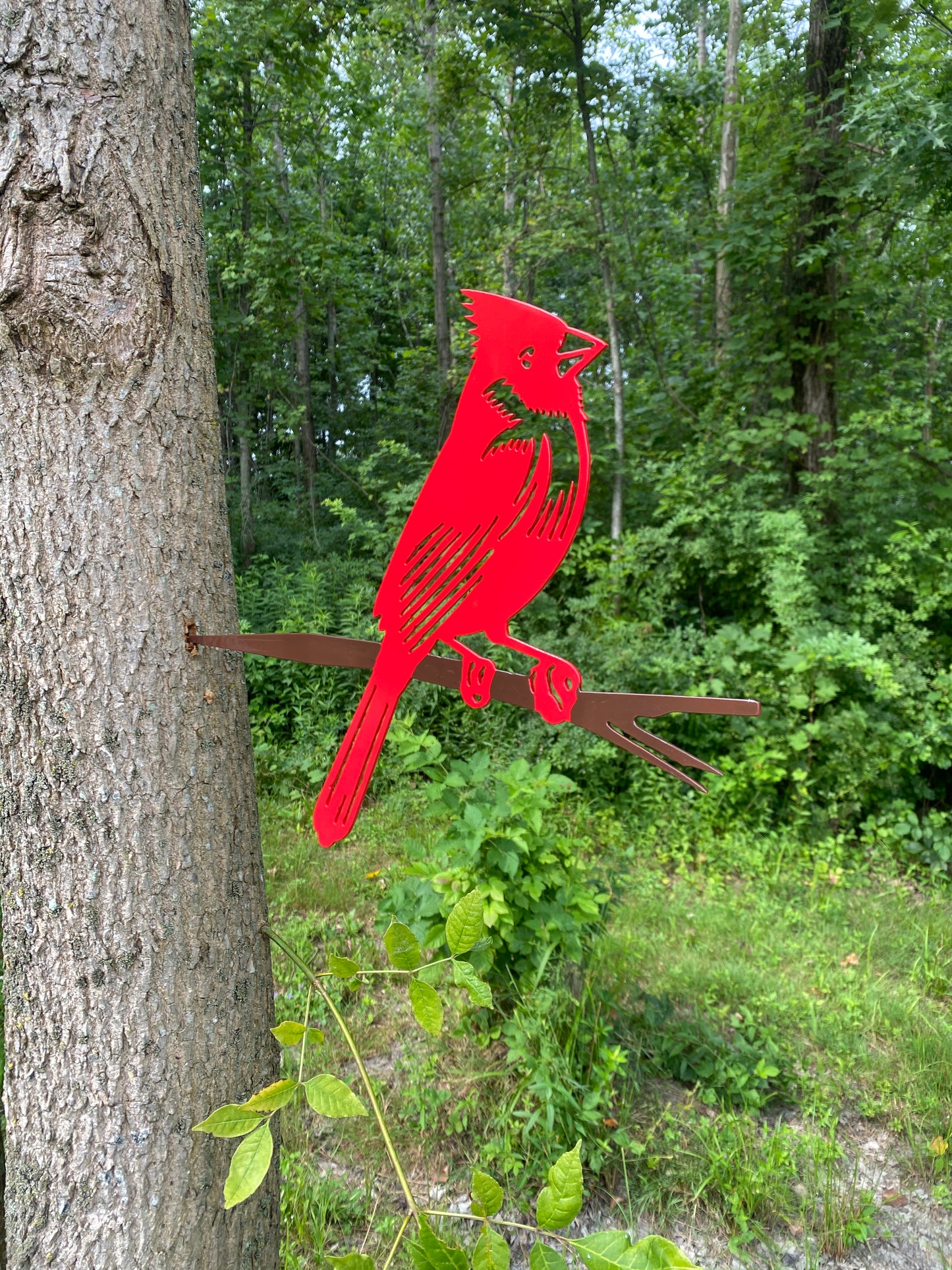 Metal Cardinal Tree Stake -Red Powder-Coated Steel Bird Decoration for Yard and Garden